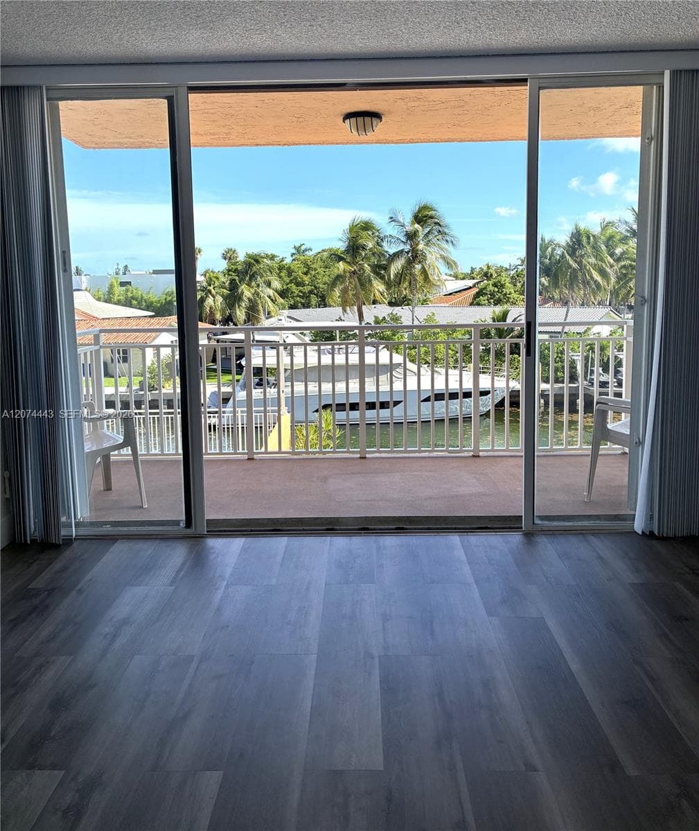 Condominium at 2450 NE 135th St # 209, North Miami FL 33181