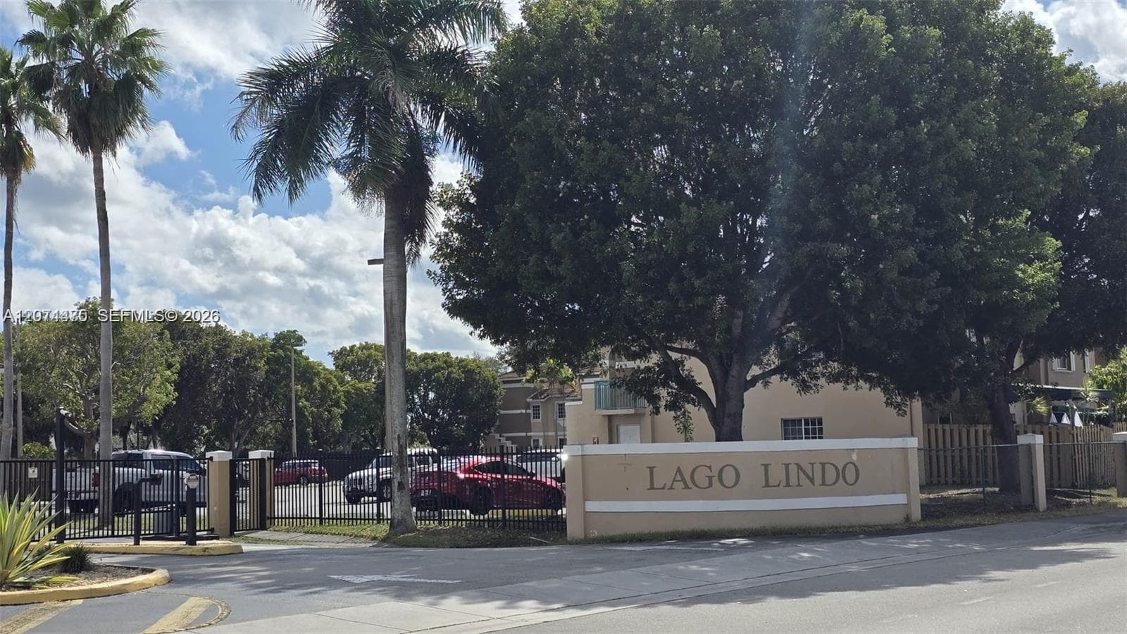 Condominium at Miami, FL, 33183