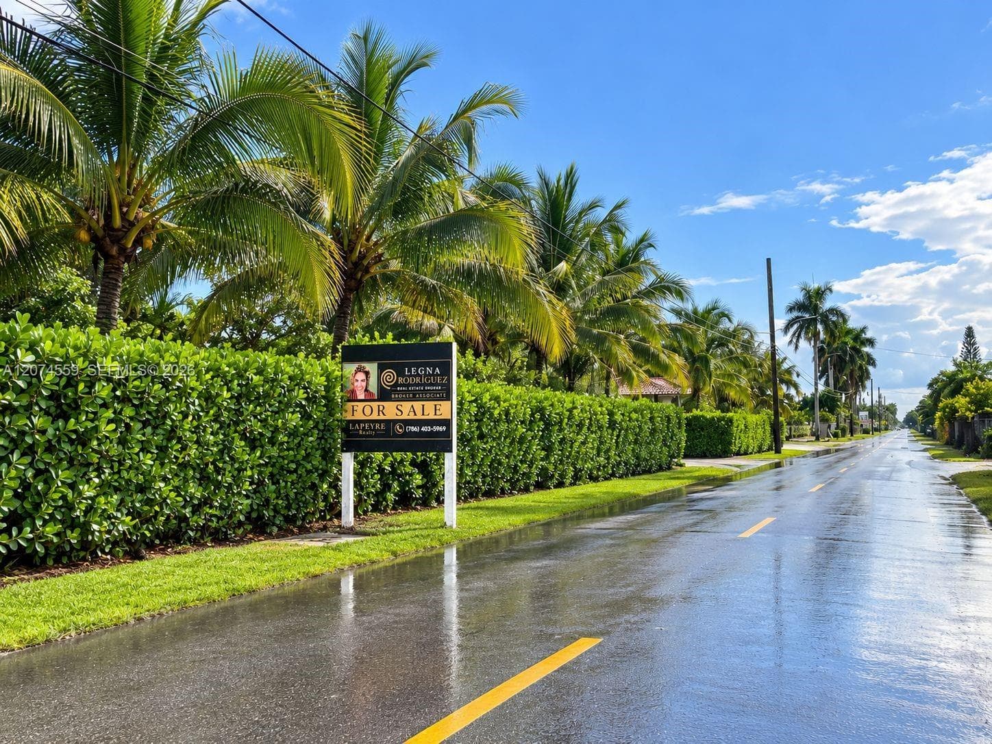 Single Family Residence at 19651 SW 168th St, Miami FL 33187