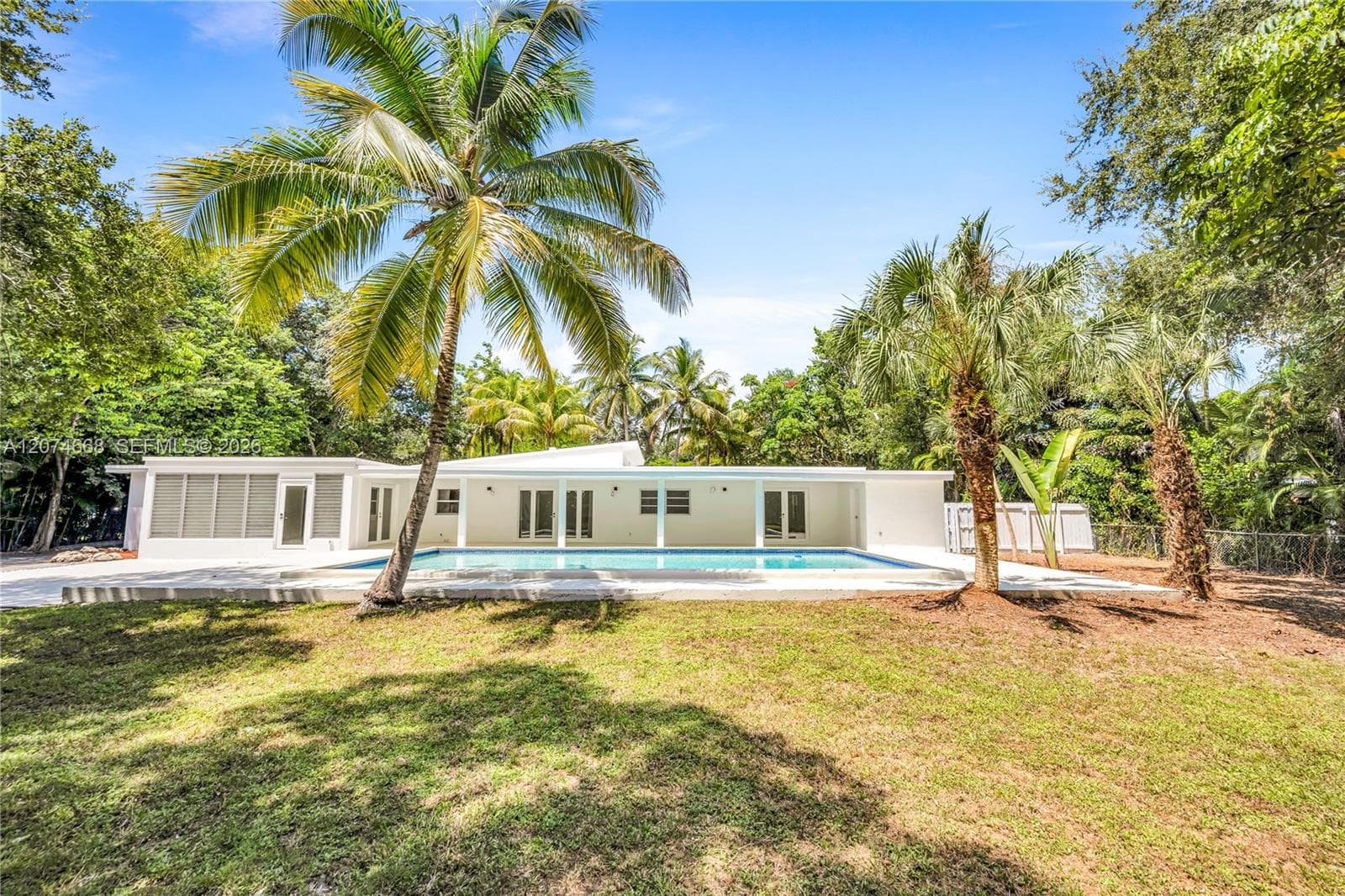 Single Family Residence at 7480 SW 122nd St, Pinecrest FL 33156