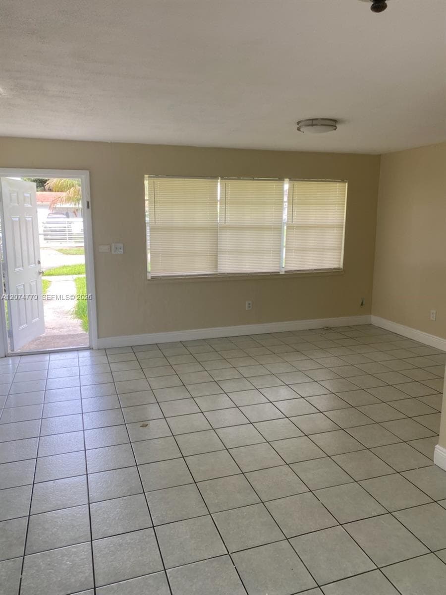 Single Family Residence at 27922 SW 130th Ct, Homestead FL 33032