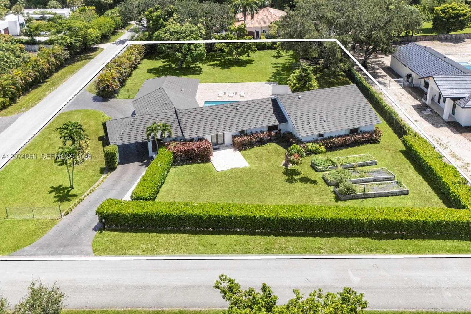 Single Family Residence at 11601 SW 88th Ave, Miami FL 33176