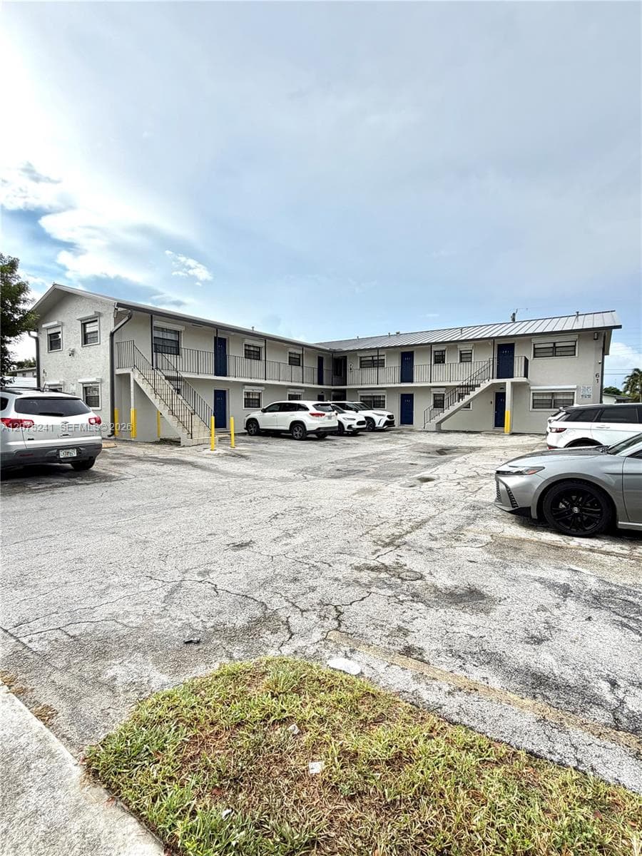 Apartment at 61 W 23rd St # 205, Hialeah FL 33010