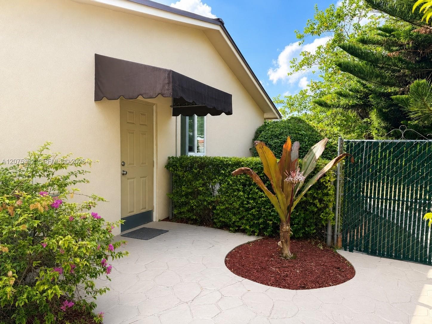 Efficiency at 13295 SW 72nd Ter # A, Miami FL 33183