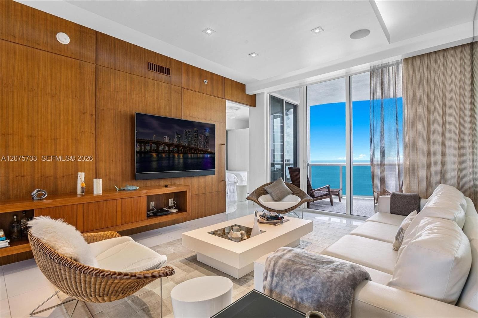 Condominium at 16001 SW Collins Ave # 2406, Sunny Isles Beach FL 33160