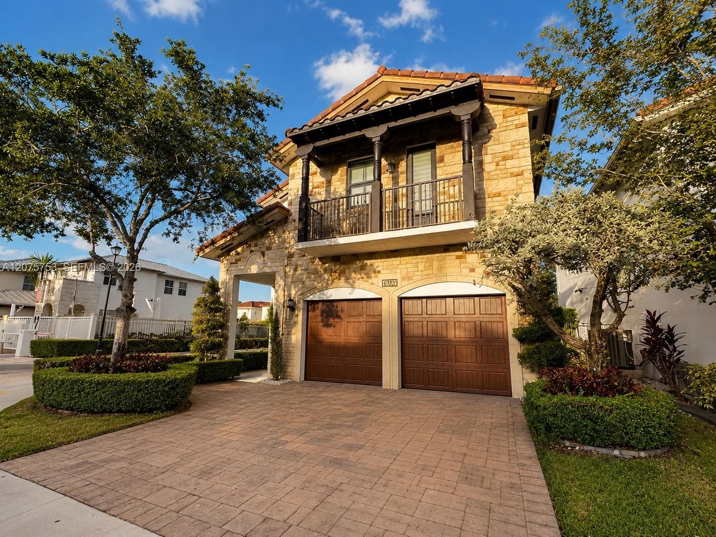 Single Family Residence at 6989 NW 104th Ct, Doral FL 33178