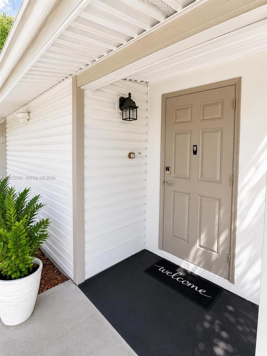 Efficiency at 633 Mokena Dr # 1, Miami Springs FL 33166