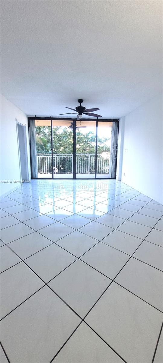 Condominium at 2450 NE 135th St # 206, North Miami FL 33181