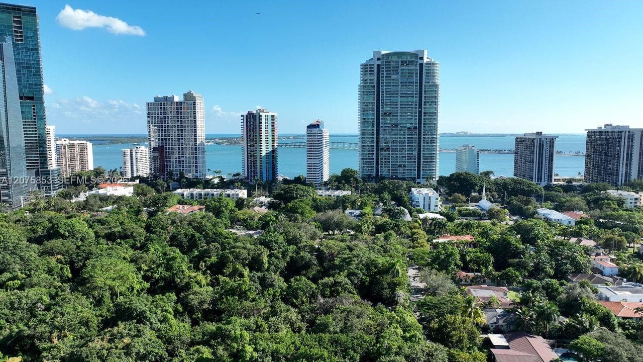 Condominium at 1600 SW 1st Ave # 1103, Miami FL 33129