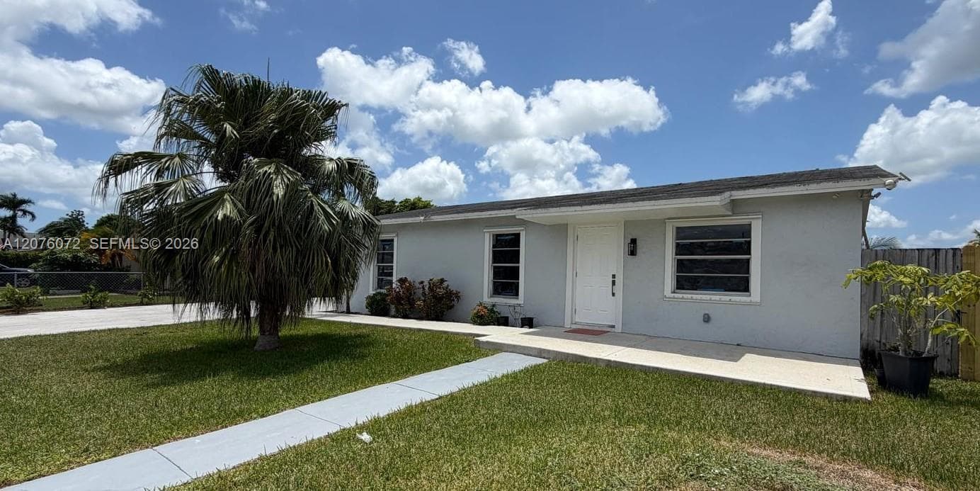 Single Family Residence at 15400 SW 305th St, Homestead FL 33033