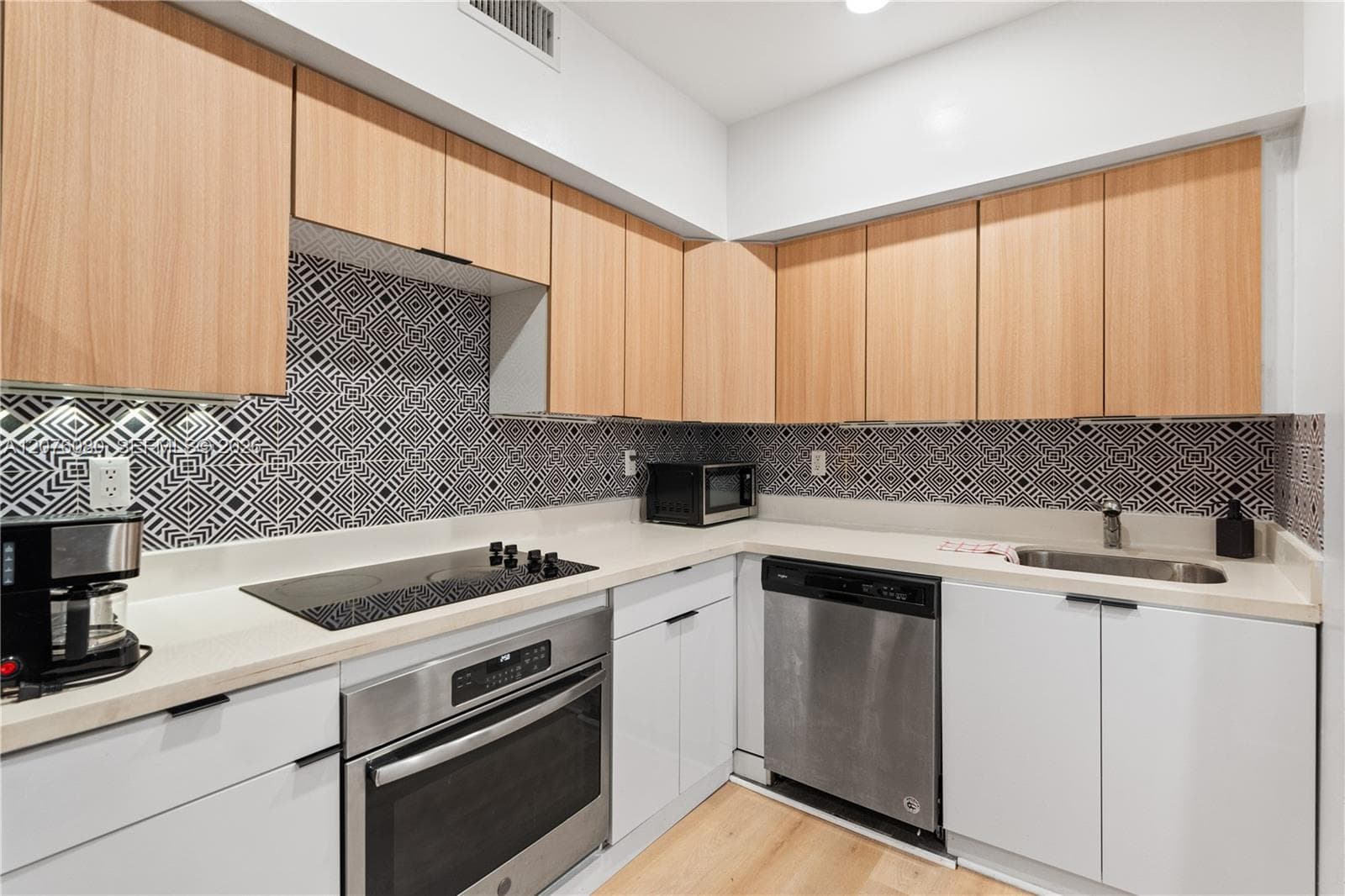 Condominium at 810 7th St # 102, Miami Beach FL 33139