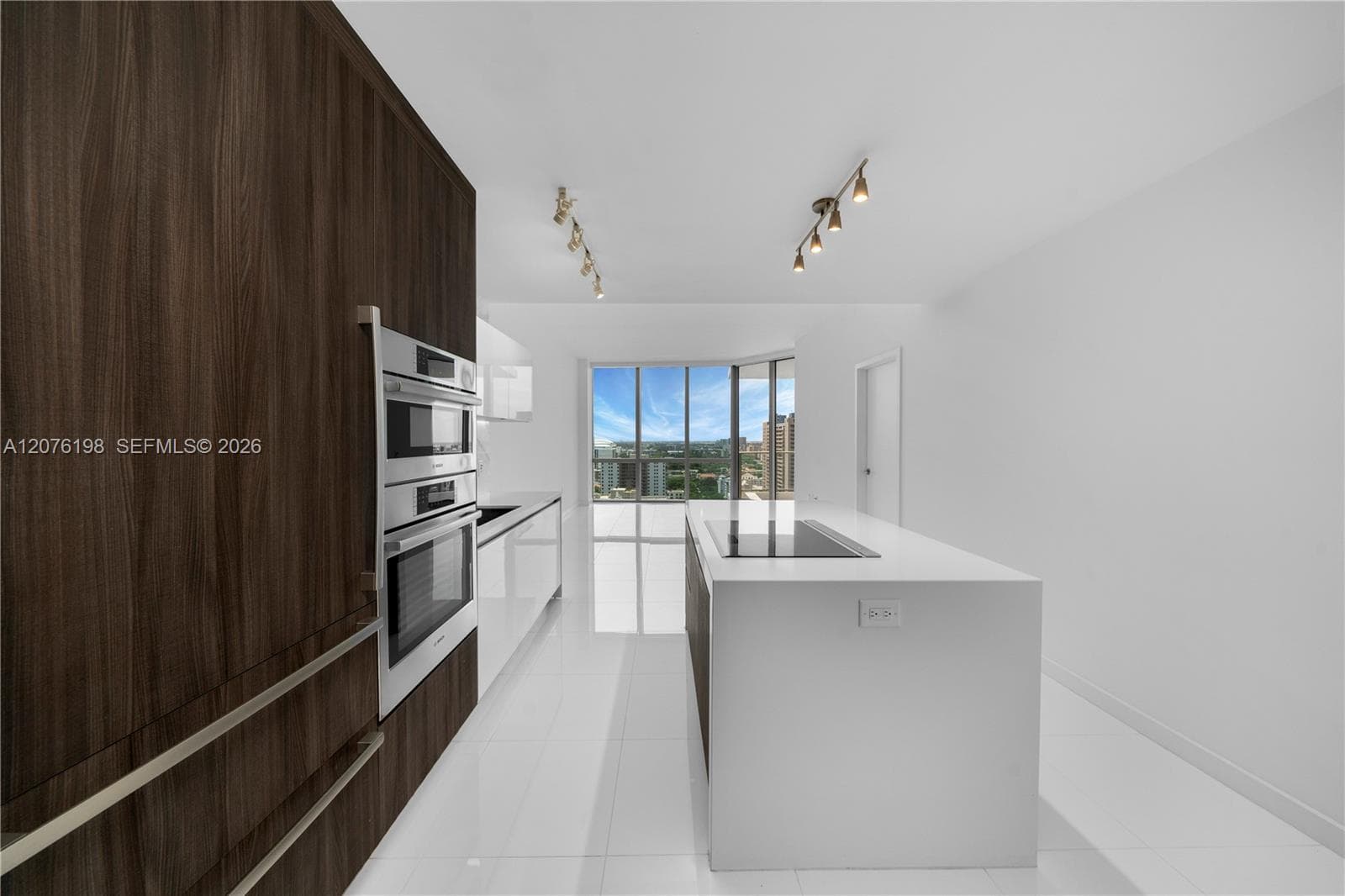 Condominium at 851 NE 1st AVE # 2106, Miami FL 33132
