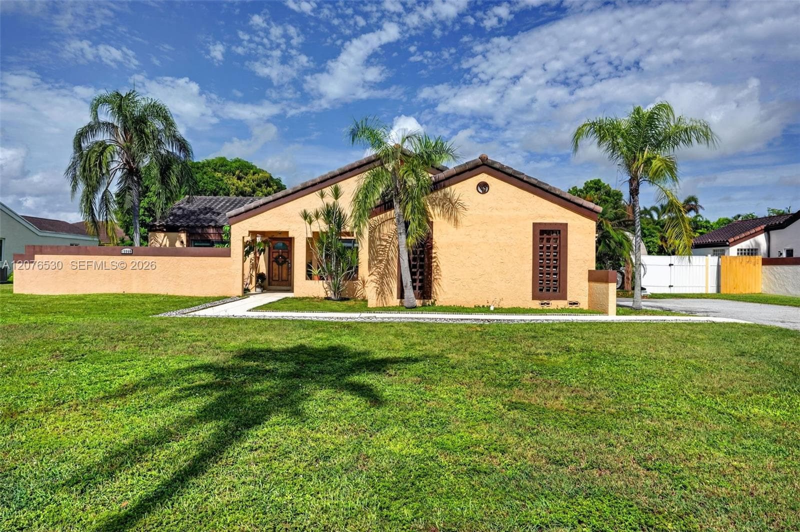 Single Family Residence at 15660 SW 152nd Pl, Miami FL 33187