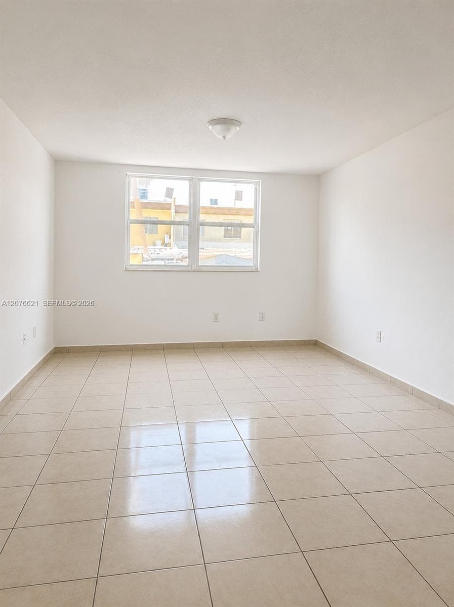 Condominium at 666 W 81st St # 103, Hialeah FL 33014