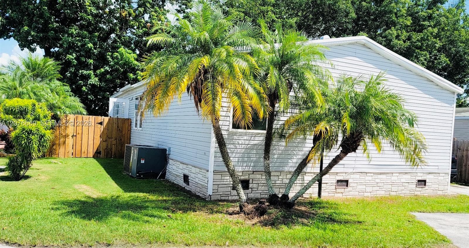 Mobile Home at 220 NE 12th Ave # 72, Homestead FL 33030