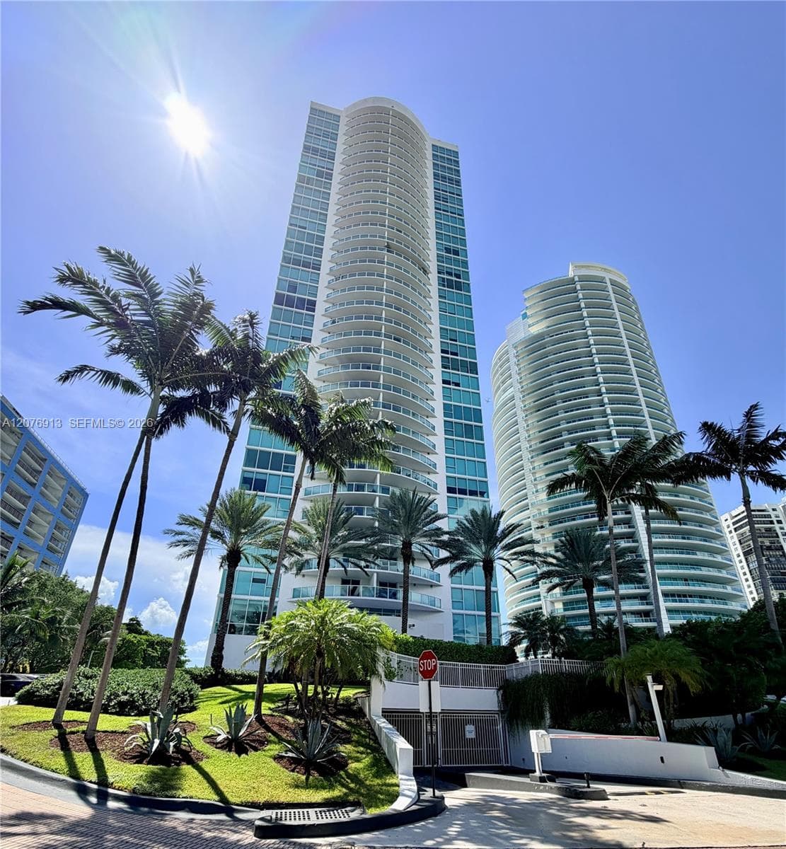 Condominium at 2101 Brickell Ave # 1805, Miami FL 33129