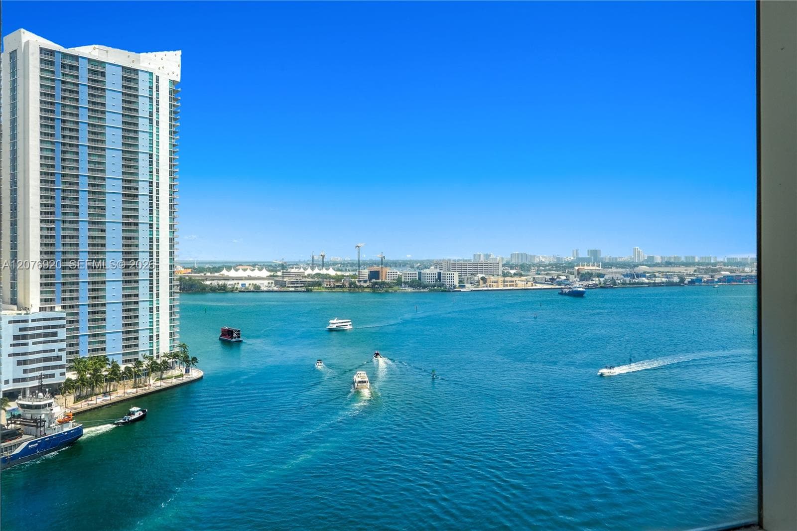 Condominium at 901 Brickell Key Blvd # 1807, Miami FL 33131
