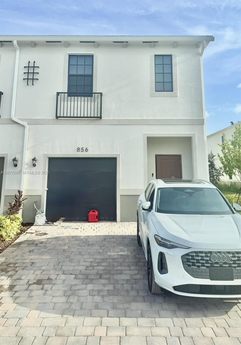 Townhouse at 856 SW 11th Way, Florida City FL 33034
