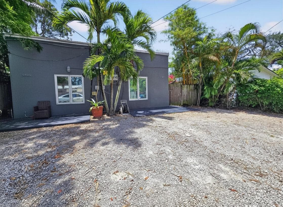 Efficiency at 2426 NE 184TH Street, North Miami Beach FL 33160