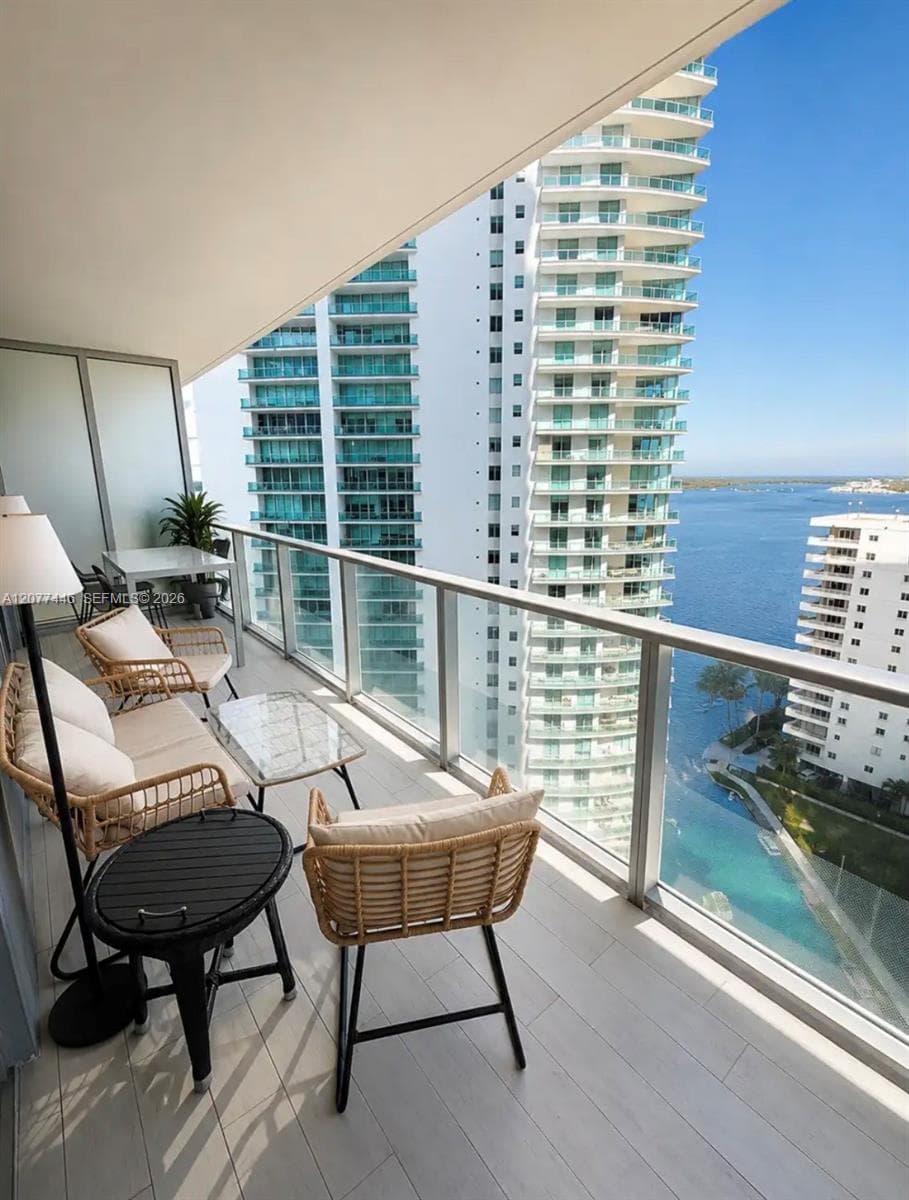 Condominium at 1300 Brickell Bay Dr # 1807, Miami FL 33131