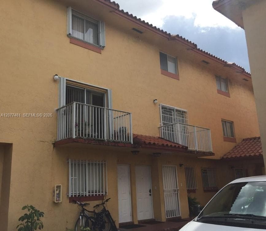 Condominium at 800 SW 104th Ct # 201, Miami FL 33174