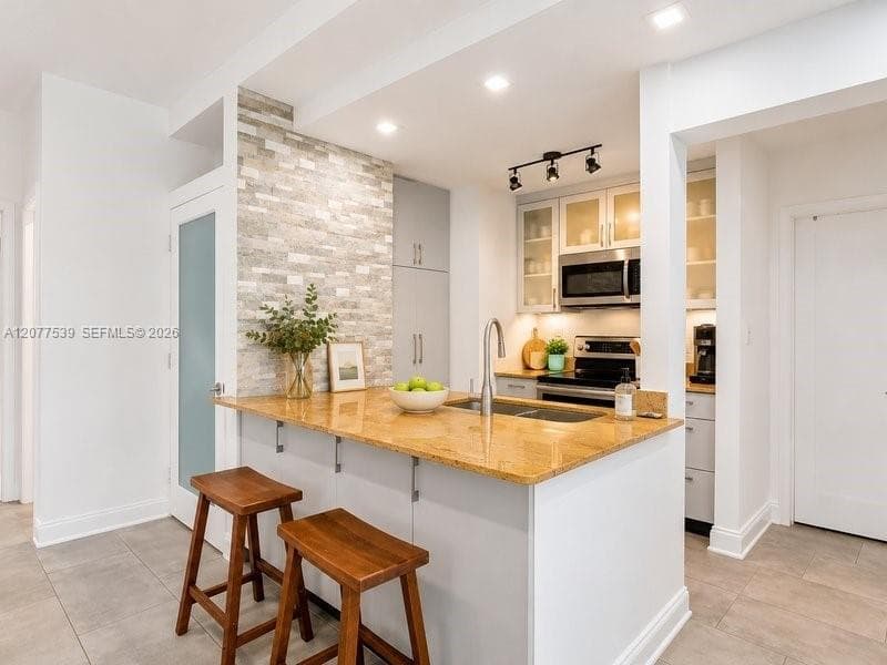 Condominium at 910 Bay Dr # 15, Miami Beach FL 33141