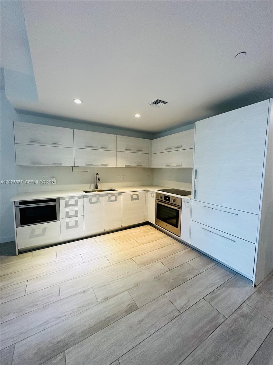 Condominium at 45 SW 9th St # 1202, Miami FL 33130