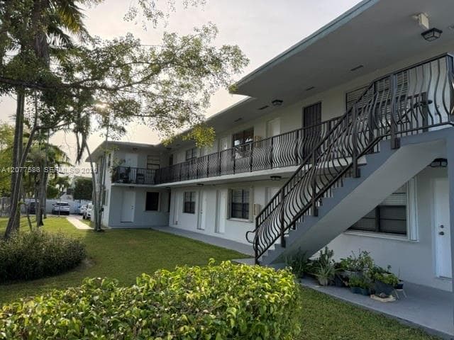 Condominium at 4590 SW 67th Ave # 20, Miami FL 33155