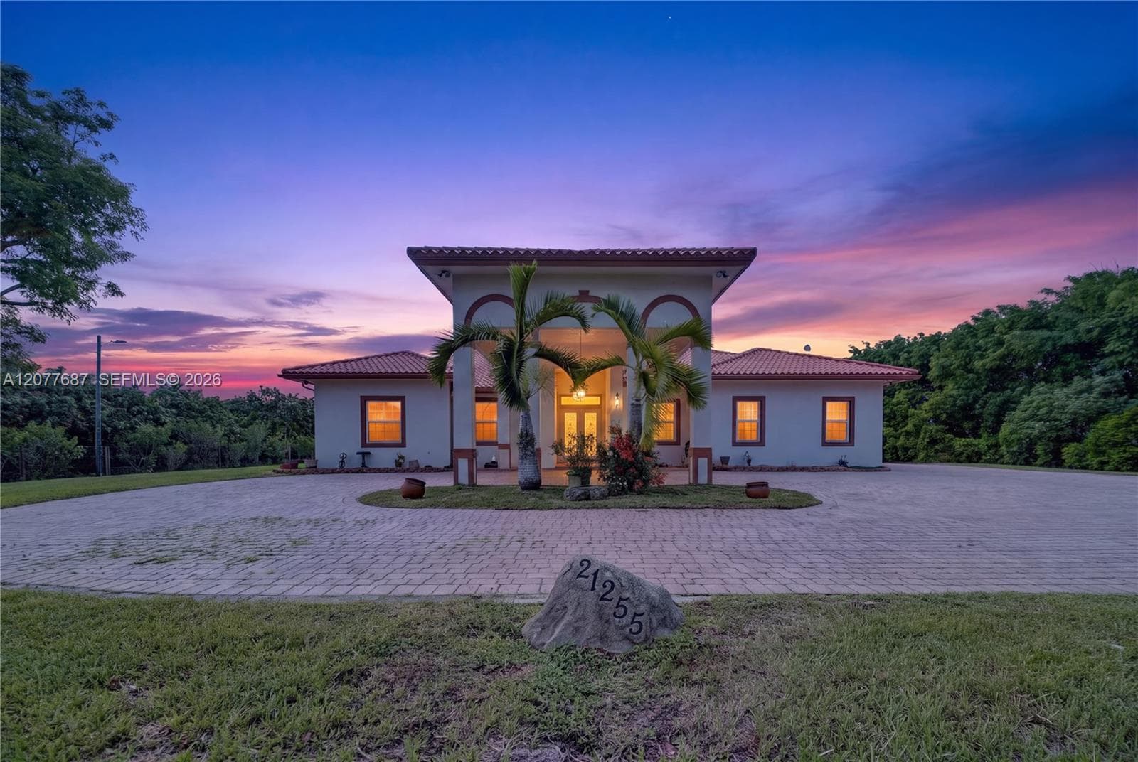 Single Family Residence at 21255 SW 213th Ave Rd, Miami FL 33187