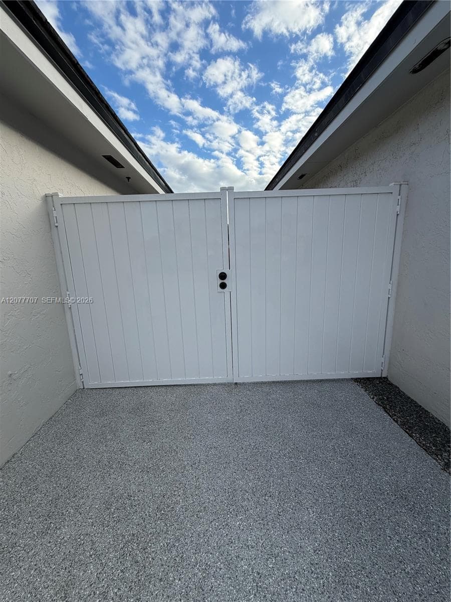 Efficiency at 2658 W 74th Ter, Hialeah FL 33016
