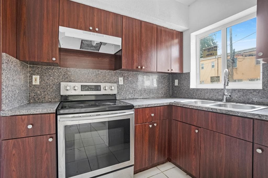 Townhouse at 306 NW 84th Terrace # 306, Miami FL 33150