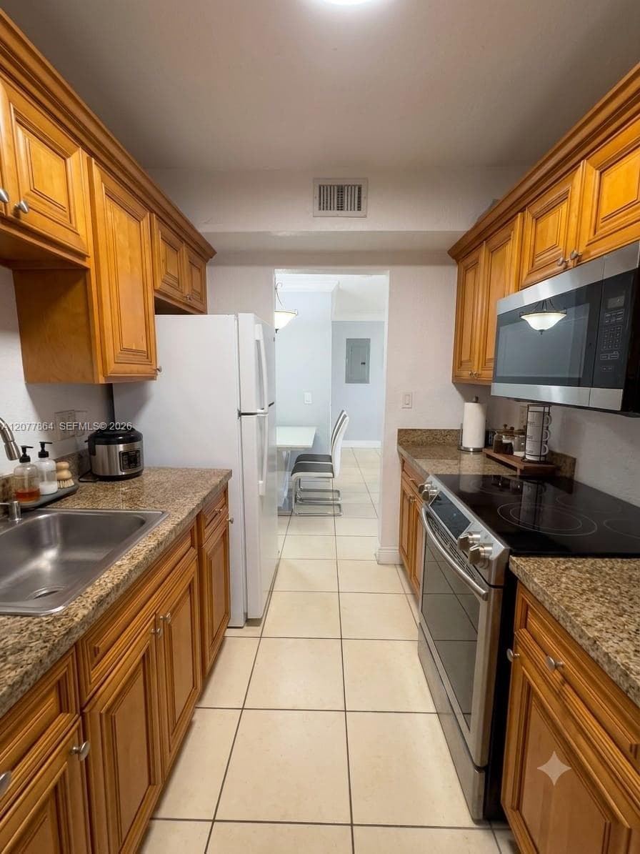 Condominium at Miami, FL, 33173