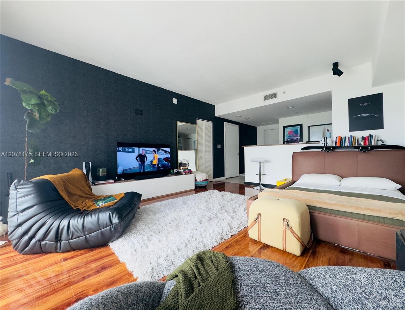 Apartment at 325 S Biscayne Blvd # 4220, Miami FL 33131