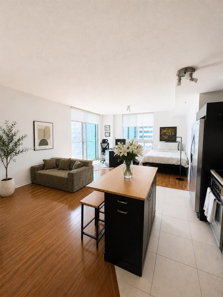 A unit listed in Quantum on the Bay