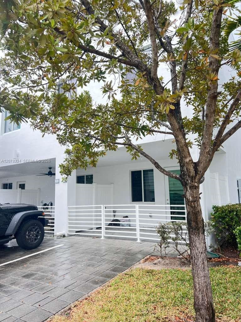 Townhouse at 10229 NW 64th Ter # 101, Doral FL 33178