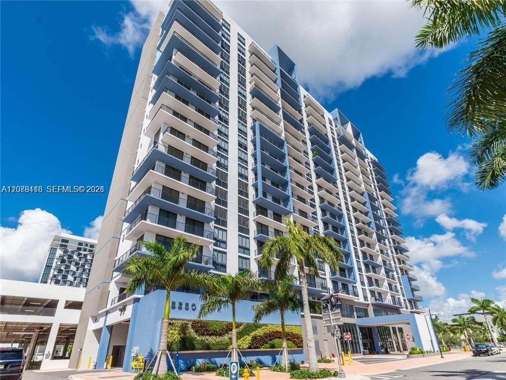 Condominium at 5350 NW 84th Ave # A, Doral FL 33166