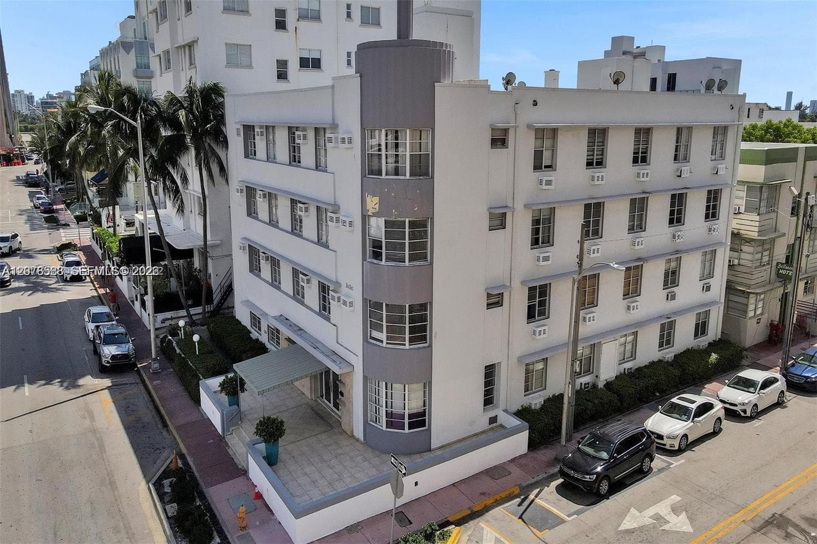Condominium at 3030 Collins Ave # 4B, Miami Beach FL 33140