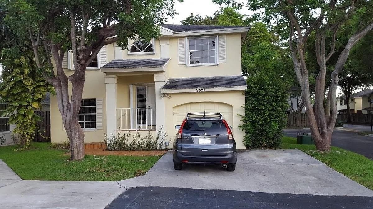 Single Family Residence at 9851 SW 117th Court, Miami FL 33186