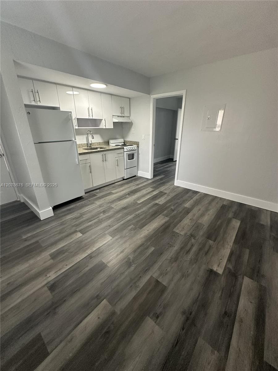 Apartment at 1208 Salzedo St # 26, Coral Gables FL 33134