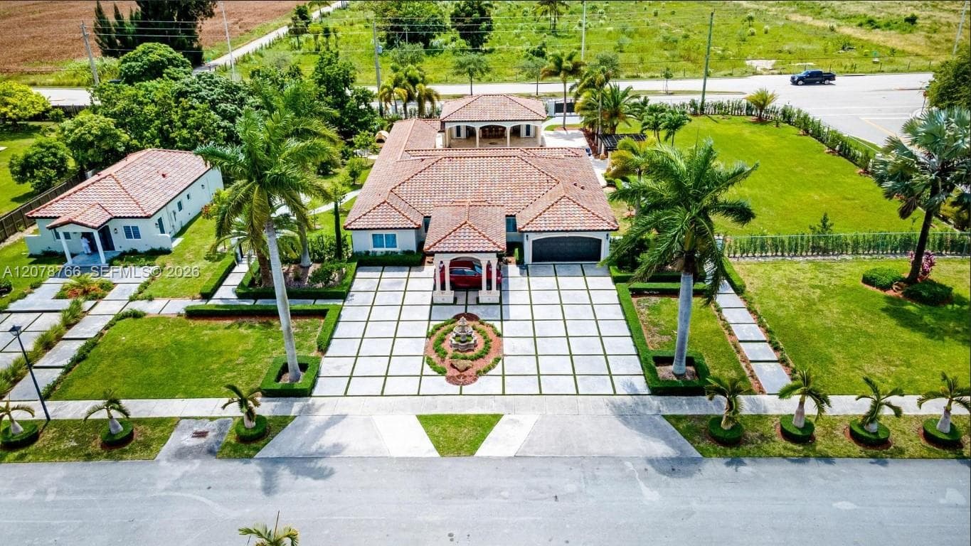 Single Family Residence at 17122 SW 156th Ct, Miami FL 33187