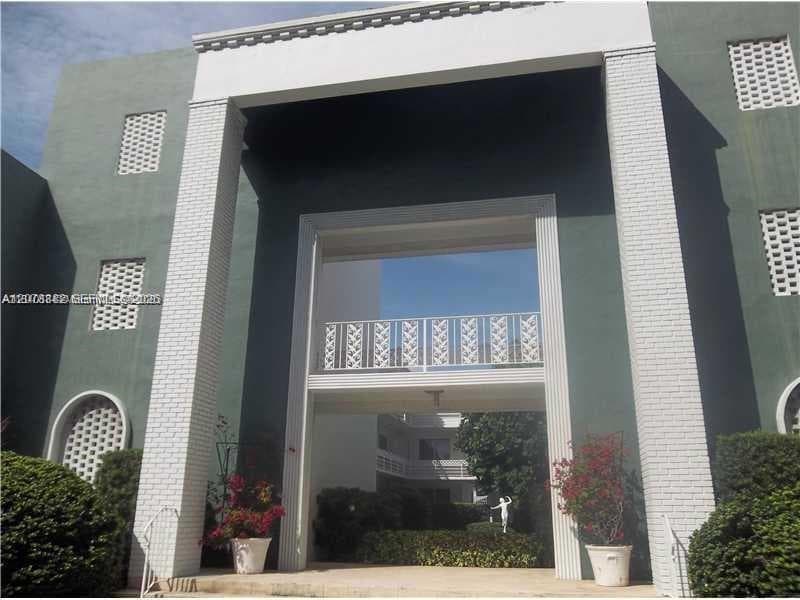 Stock Cooperative at 9920 Collins Ave # 7, Bal Harbour FL 33154
