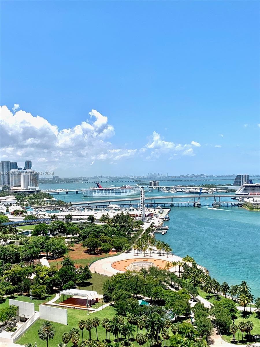 Condominium at 325 S Biscayne Blvd # 2714, Miami FL 33131