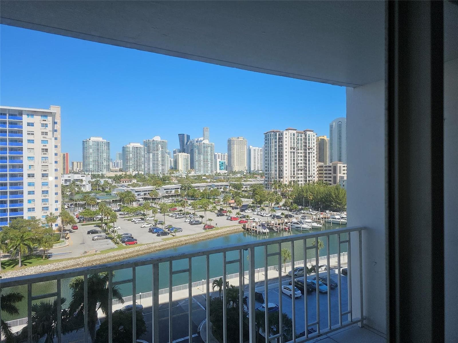 Condominium at 500 BAYVIEW Drive # 817, Sunny Isles Beach FL 33160