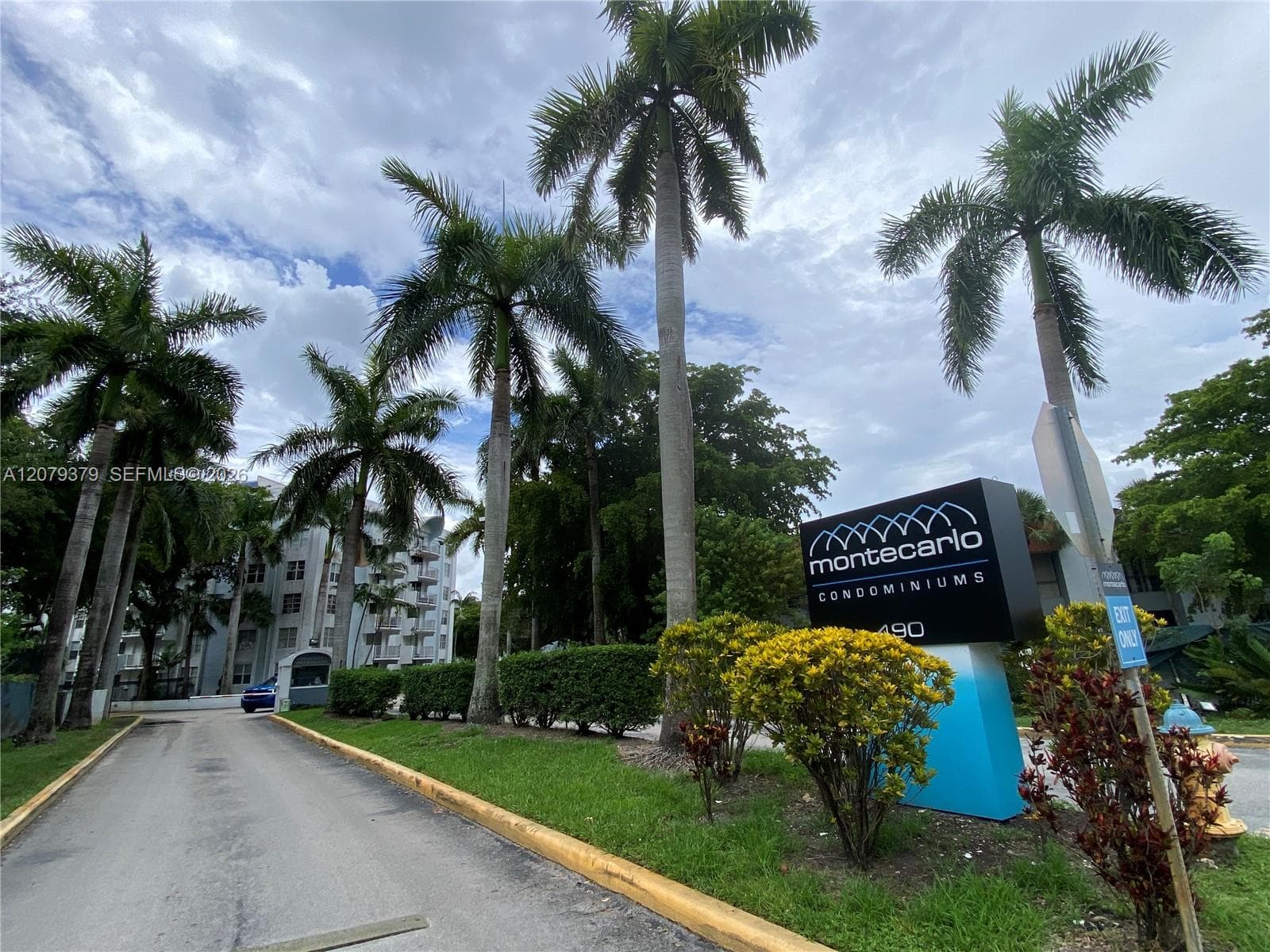Condominium at 488 NW 165th St Rd # 415, Miami FL 33169