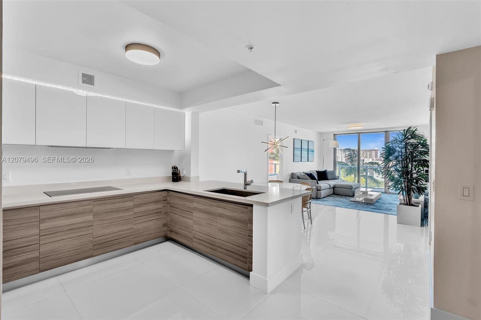 A unit listed in Parque Towers