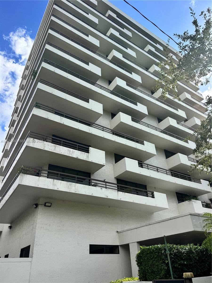 Condominium at Coral Gables, FL, 33134