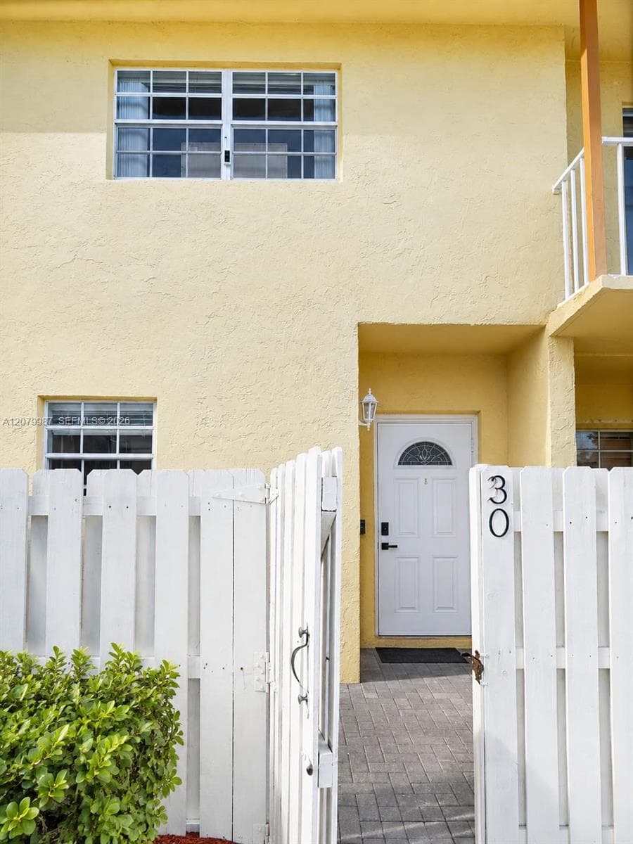 Townhouse at 8320 SW 154th Ave # 30, Kendall FL 33193