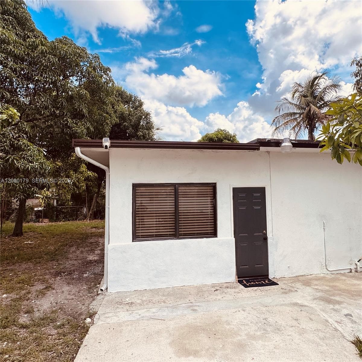 Efficiency at 12037 NW 8th Ave, North Miami FL 33168