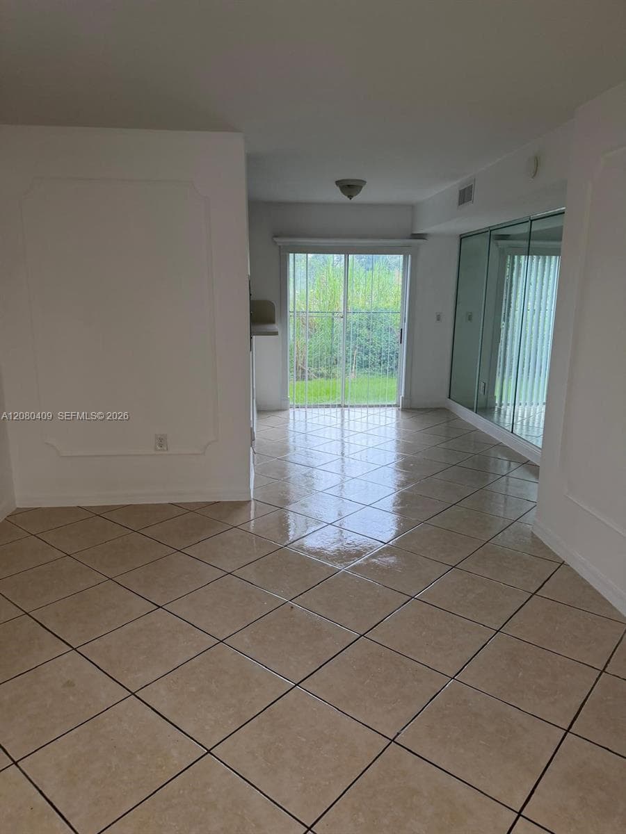 Condominium at 2900 SE 12th Rd # 28, Homestead FL 33035