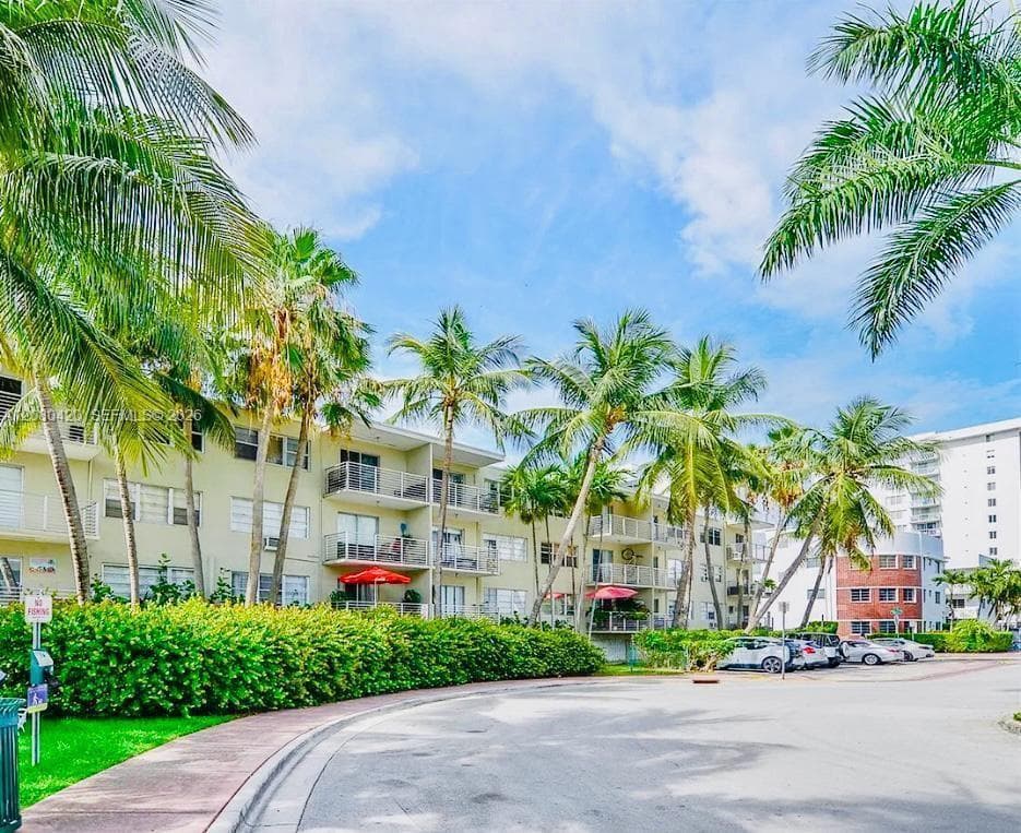 Condominium at 1441 Lincoln Rd # 214, Miami Beach FL 33139